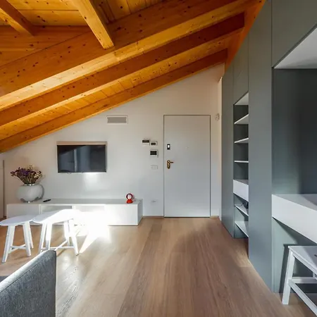 Easy Life - Elegante Trilocale In Zona Porta Venezia Διαμέρισμα